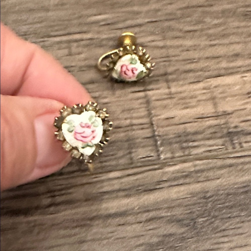 Vintage 1940 50s Guilloche Enamel Rose Heart Screw Back Earrings Rhinestone Halo